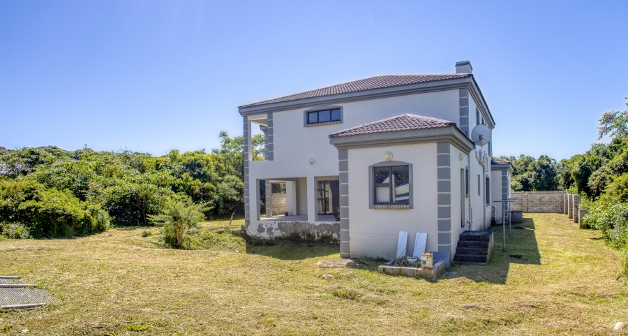 6 Bedroom Property for Sale in Beacon Bay Eastern Cape